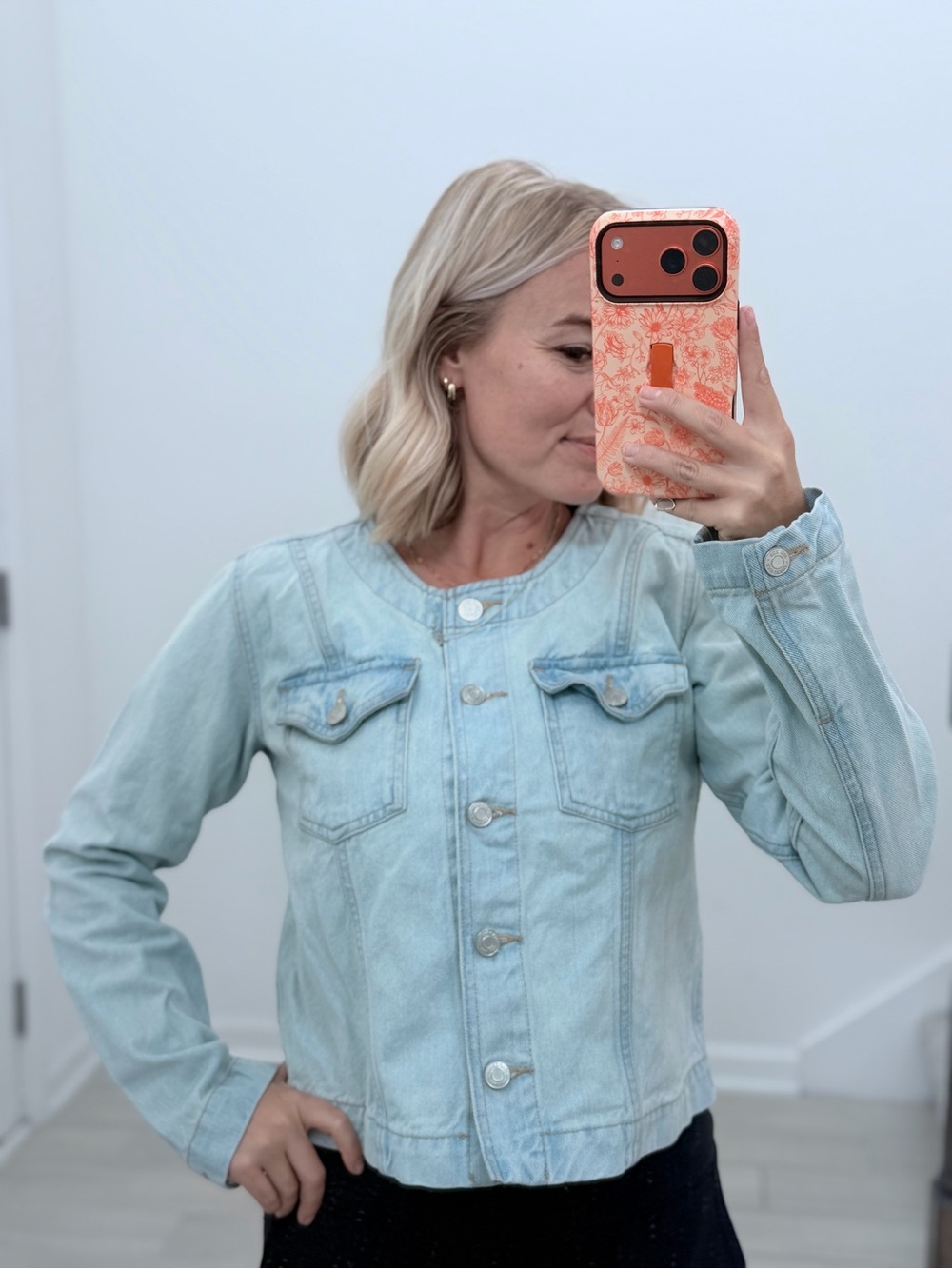 GAP Light Wash Denim Button-Up Jacket Womens Size Small